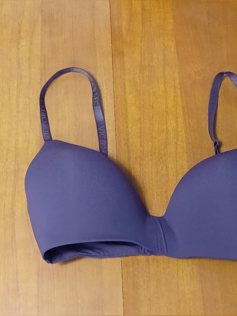 Victorias Secret 34DD Tshirt Lightly Lined Wireless Bra Purple